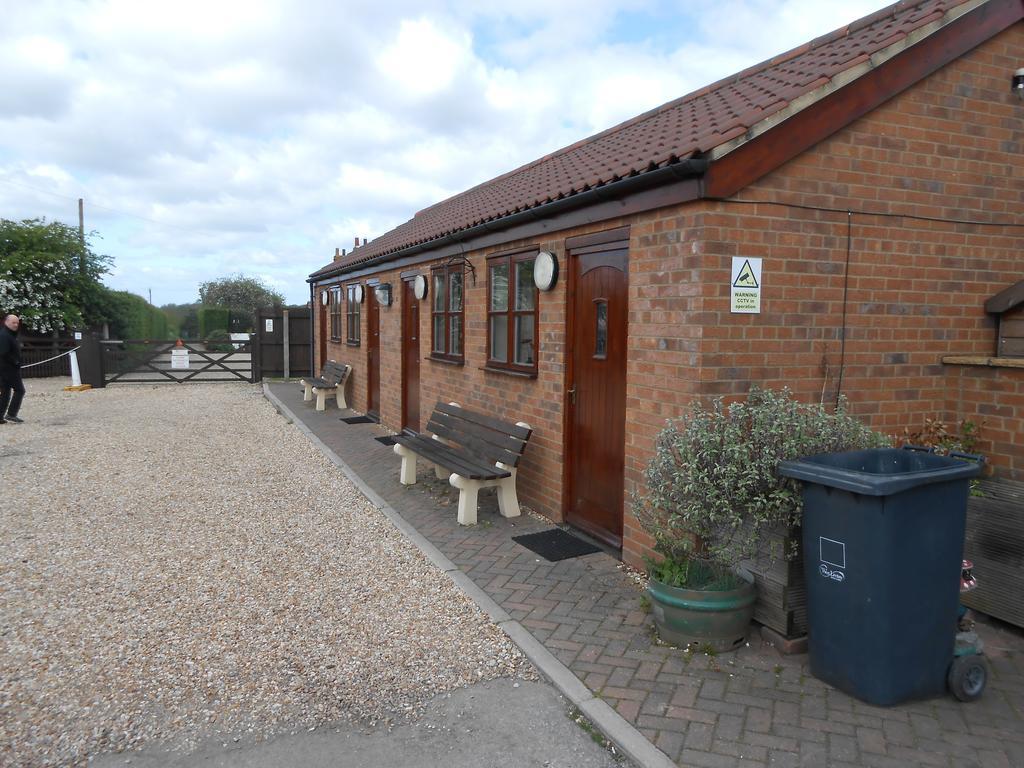 Fox And Hounds Country Inn Willingham  Zewnętrze zdjęcie