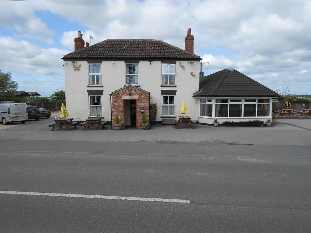 Fox And Hounds Country Inn Willingham  Zewnętrze zdjęcie